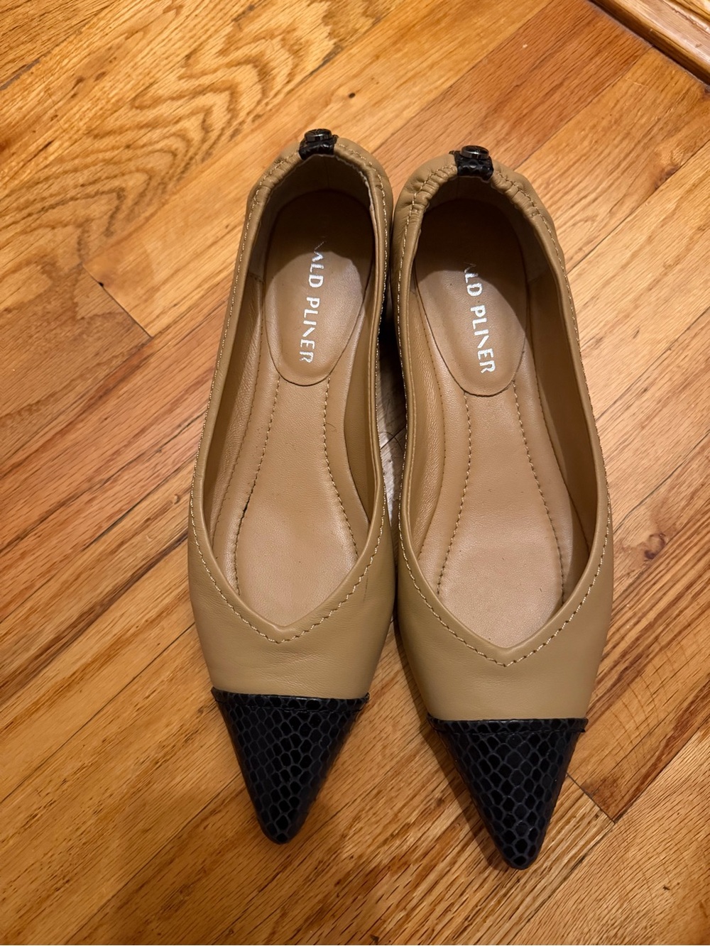 Donald Pliner Two-Tone Pointed Toe Ballet Flat - Tan/Black, Size 7